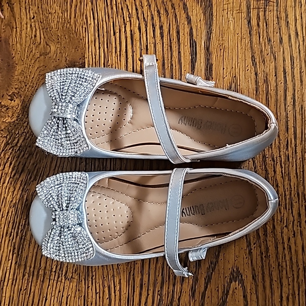 Girls Hunny Bunny size 11 silver dress shoes